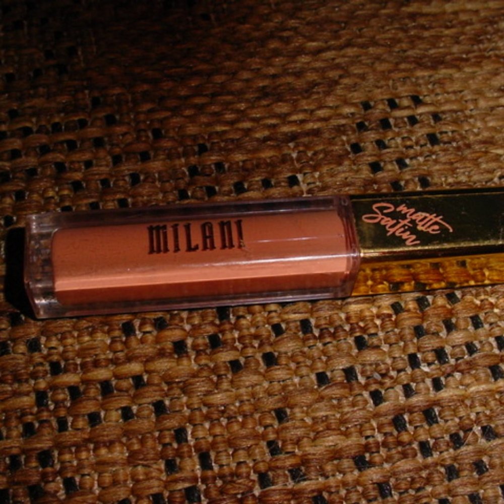 MILANI New Amore Satin Matte Lip Creme LAVISH